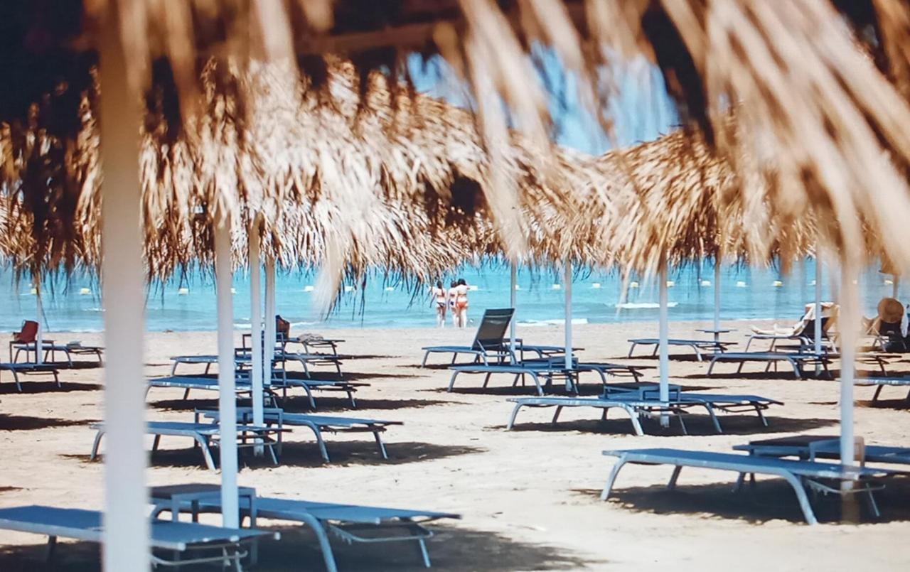 Sea Breeze Hotell Nardaran Exteriör bild